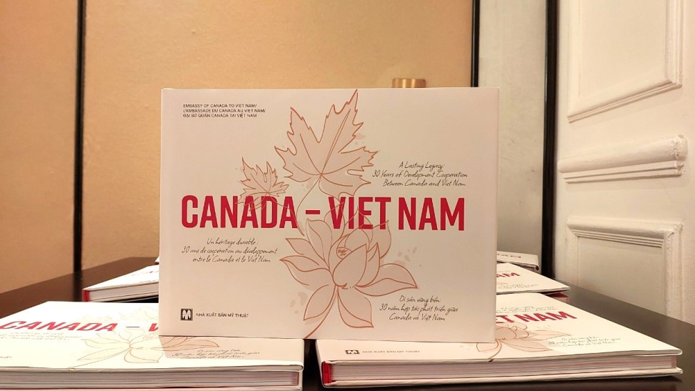 Trilingual book looks back on 30 years of Vietnam-Canada cooperation  