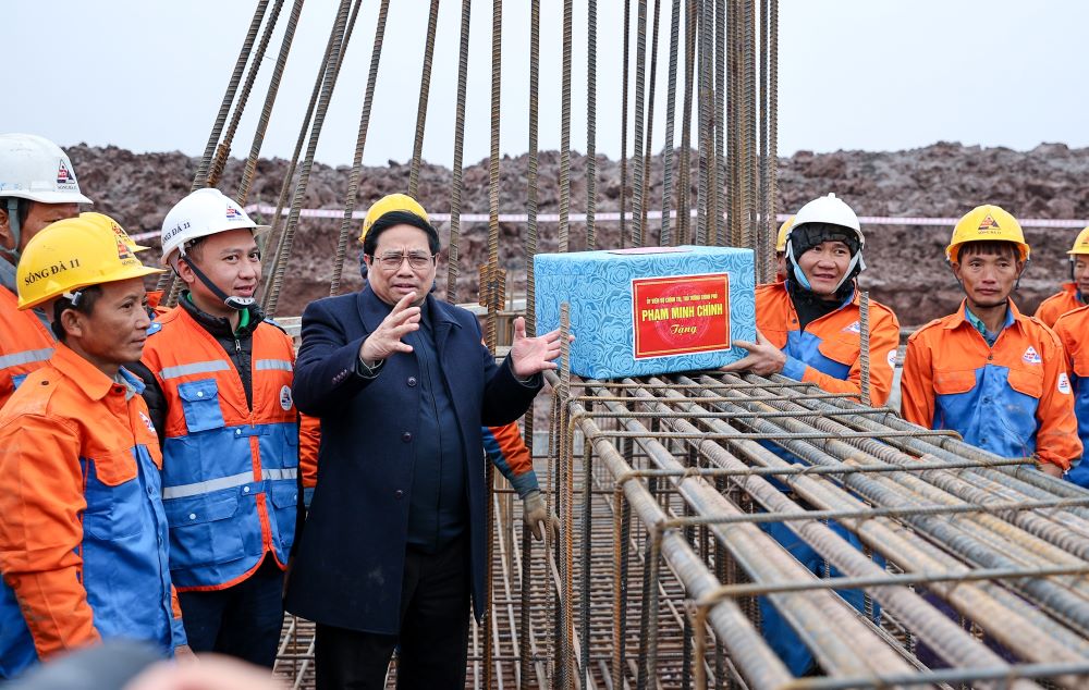 Vietnam targets to complete 500kV transmission line in summer 