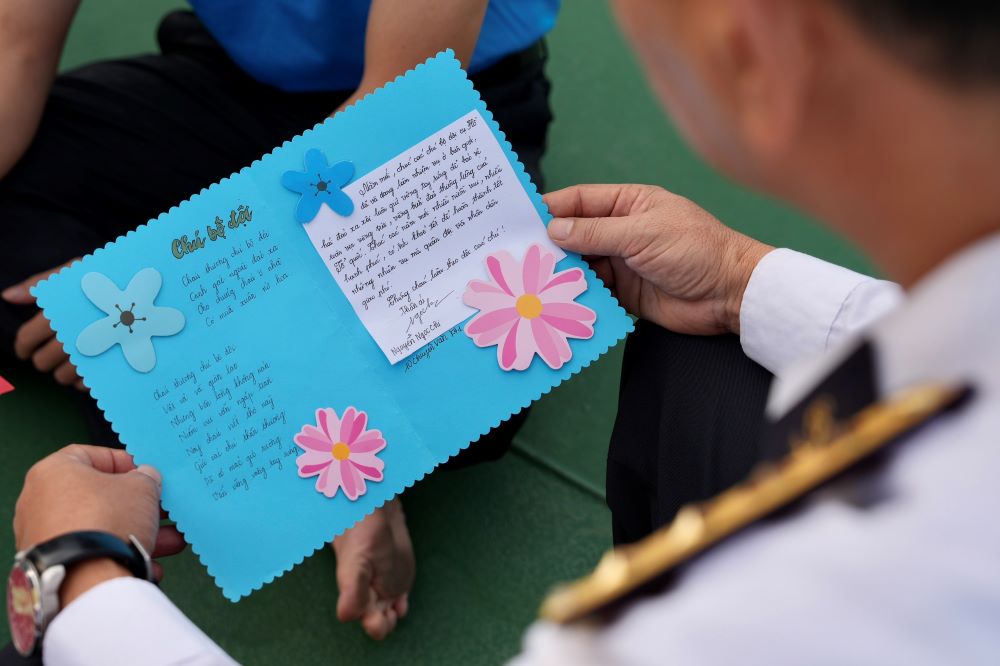 Warm Tet messages sent to Vietnamese naval soldiers 