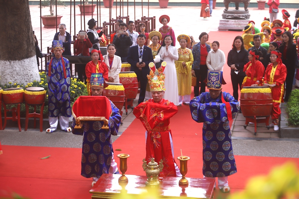 Hanoi's Imperial Citadel recreates ritual ceremony to commemorate emperors