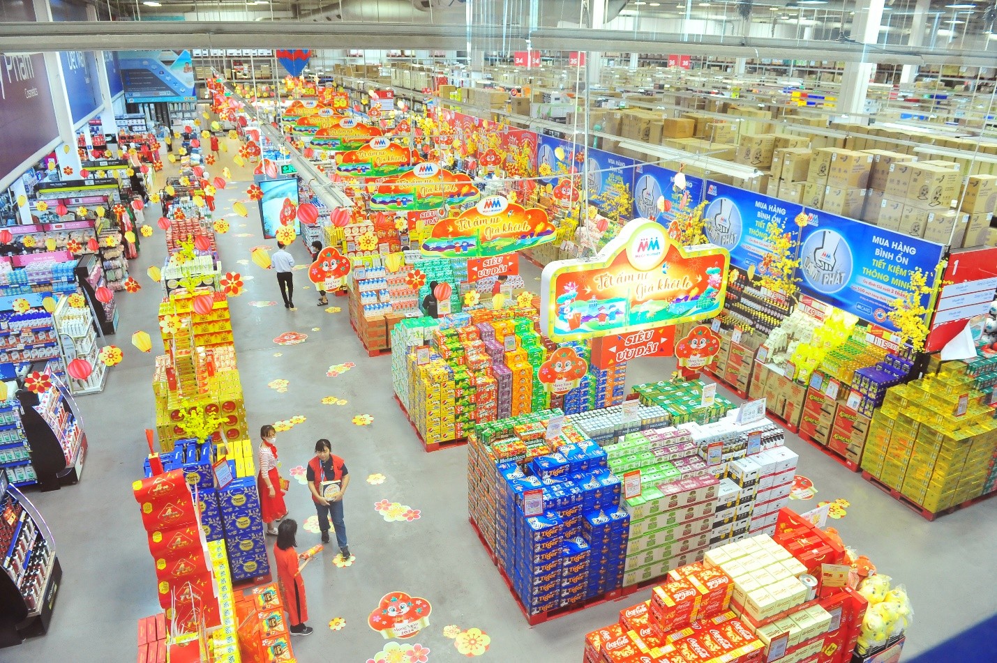 Supermarkets in Hanoi offer post-Tet promotions to boost demand