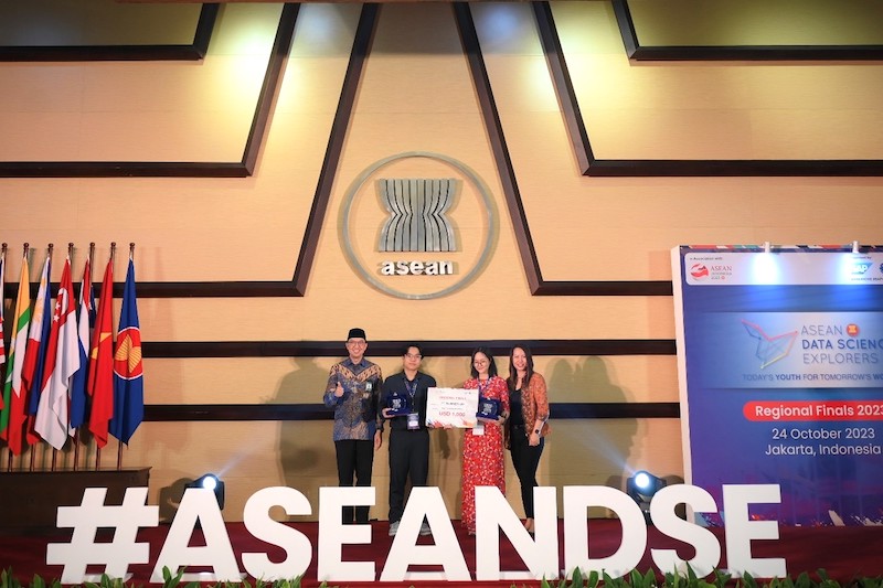 Young Vietnamese design green energy marketplace solution for ASEAN