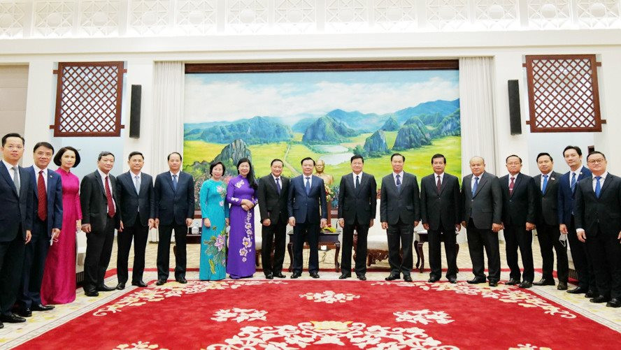 Hanoi-Vientiane relations set example in international relations