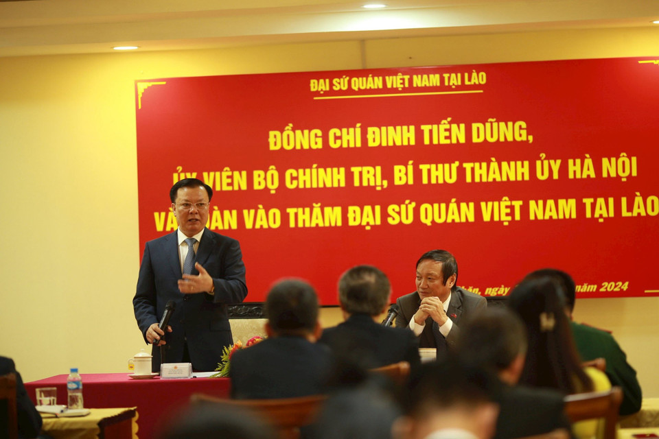 Hanoi attaches high priority to relations with Laos