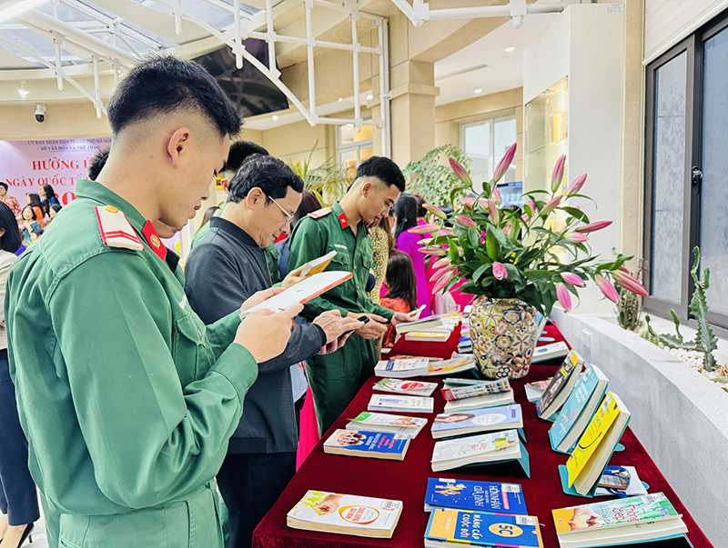 Hanoi book launch to mark International Day of Happiness 