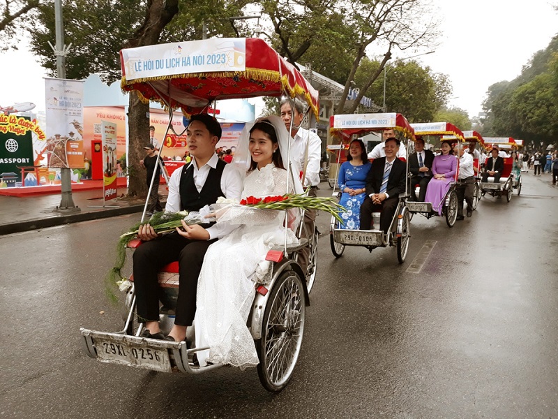 Distinctive products, services key to Hanoi tourism industry