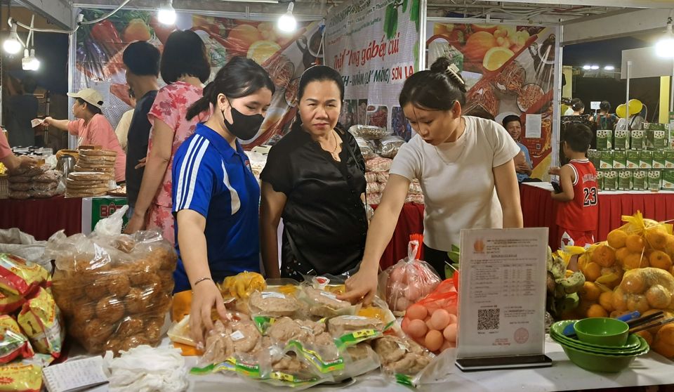 Hanoi hosts the “Green Products for Consumers” fair