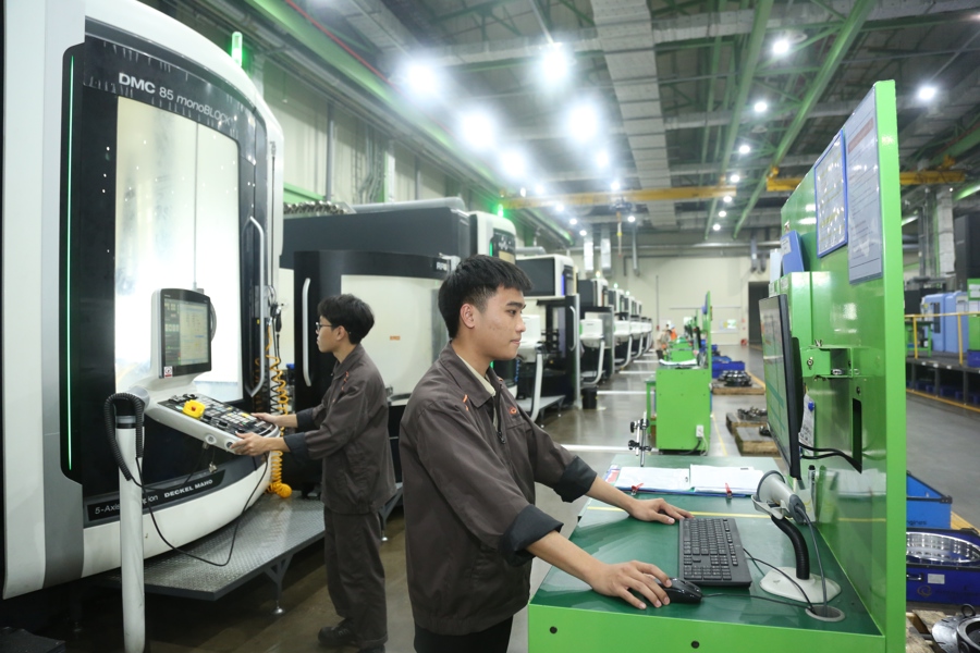 Vietnam’s manufacturing sector returns to growth in April