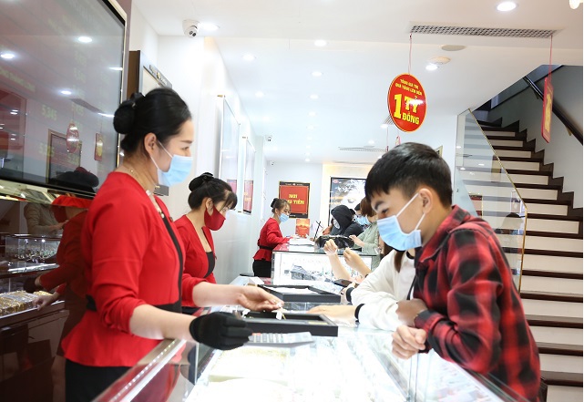 Vietnam to step up effort against gold smuggling