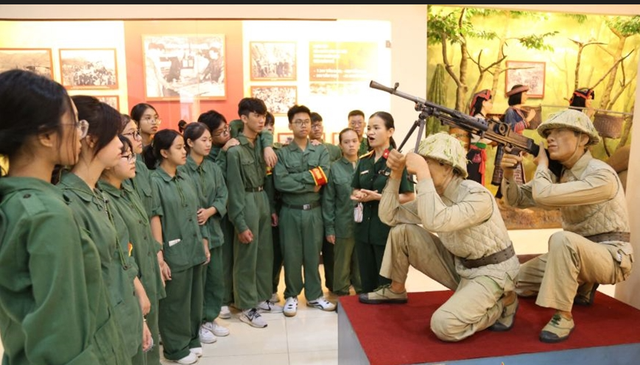 Vietnam to enhance national defense and security education in schools