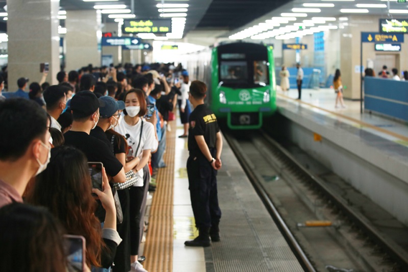 Impressive ridership on Hanoi's first Skytrain