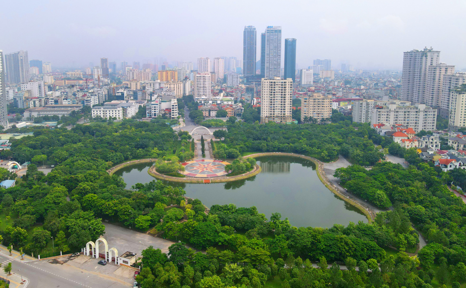 Greening Hanoi through green space management