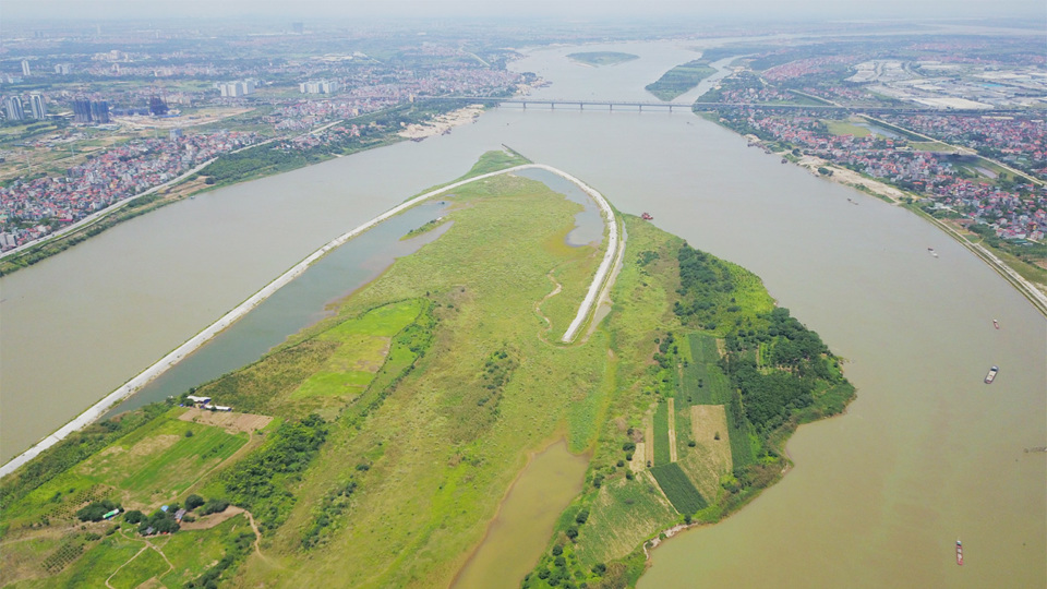 Amended Capital Law to help Hanoi realize Red River zoning plan