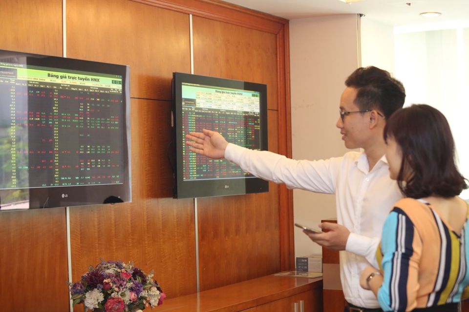 Vietnam’s stock market set for strong year-end growth  