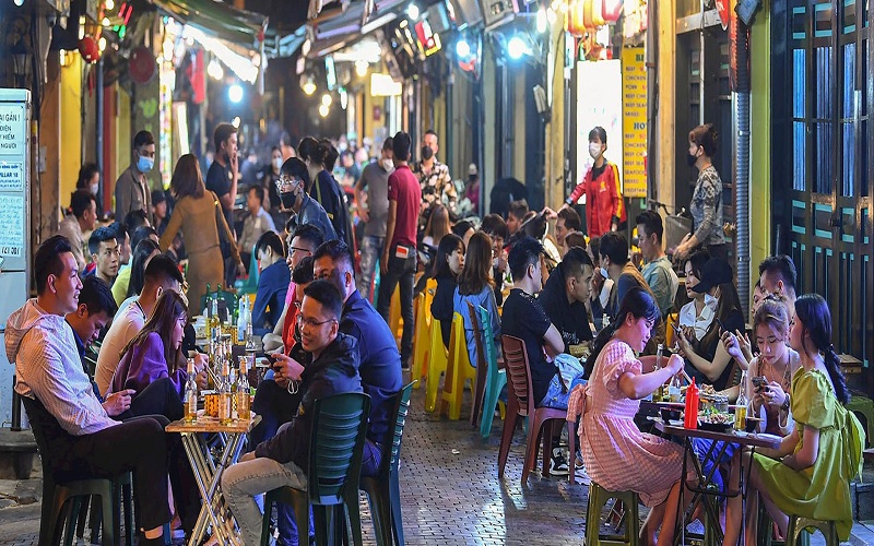 Food safety to protect Hanoi street food brand