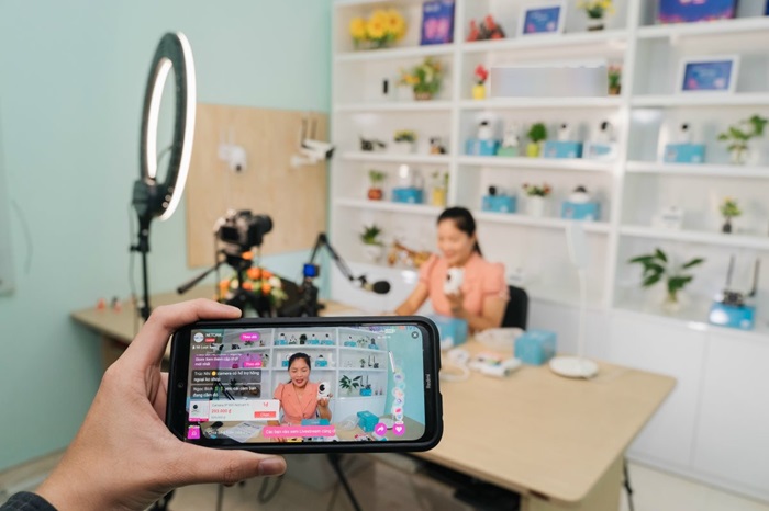 Vietnam to clamp down on tax evasion by livestream sellers