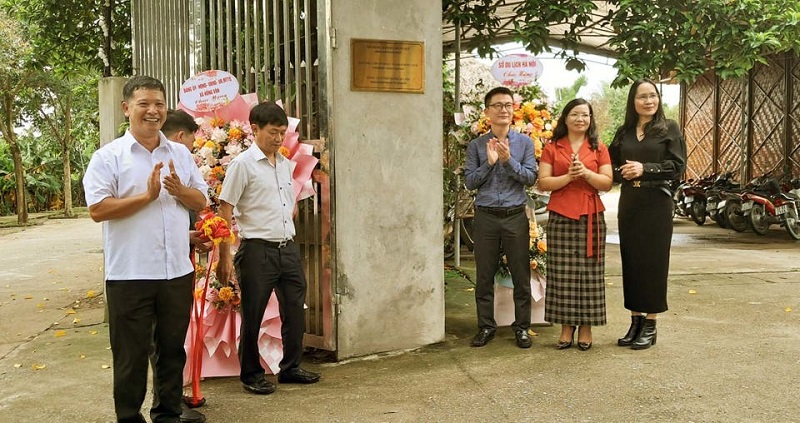 Standard certification awarded to local restaurant in Hanoi