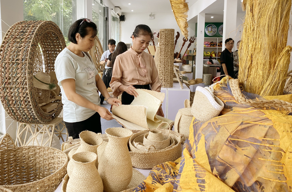 Woven bamboo and rattan products showcased at Hanoi craft fair