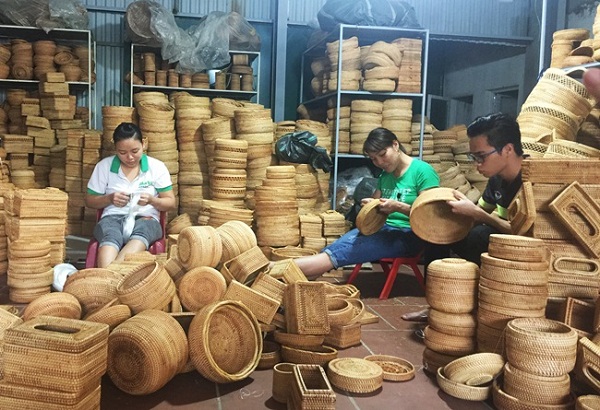 One more handicraft center in Hanoi certified 