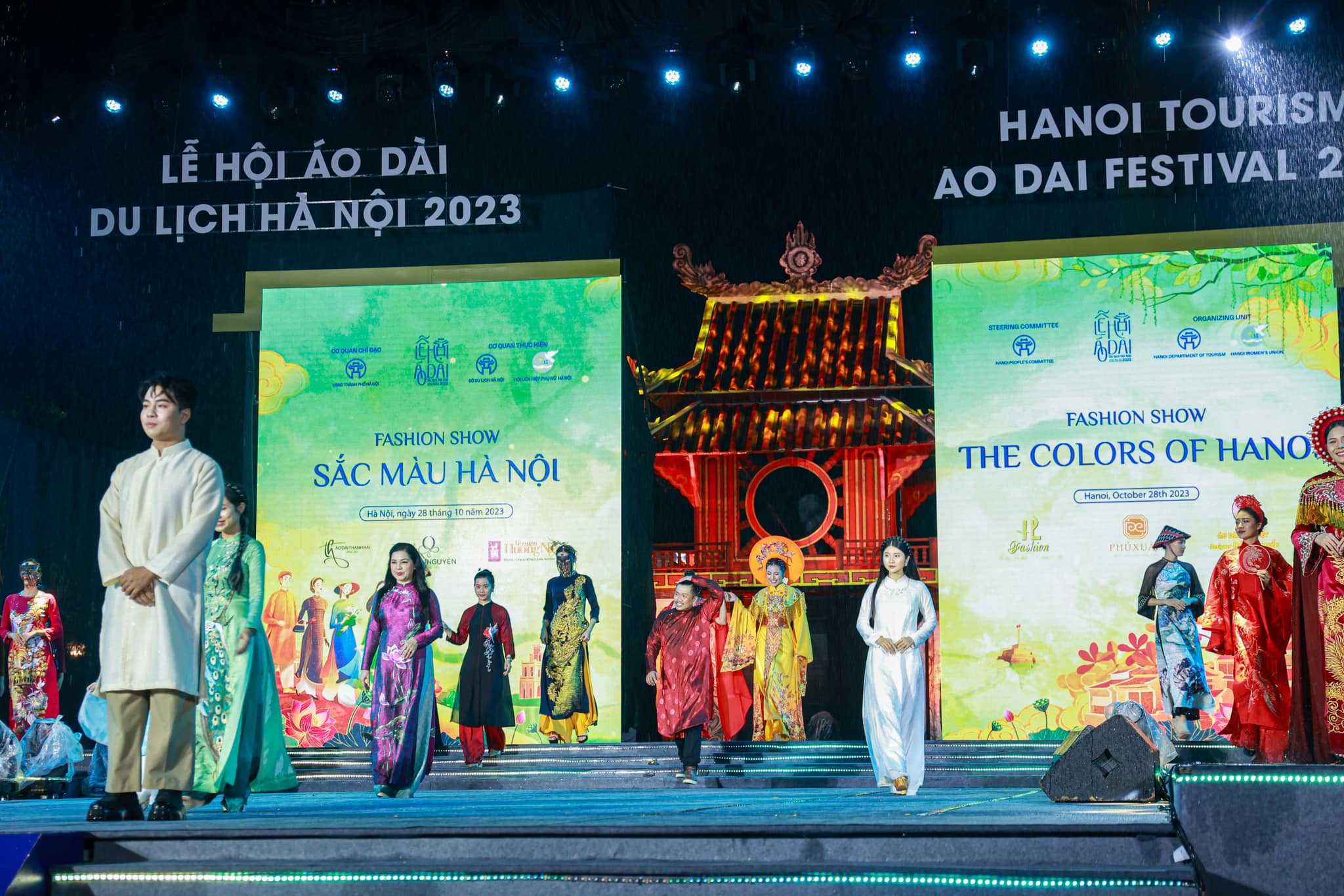 Hanoi celebrates 70th anniversary of liberation with Ao Dai Carnival 