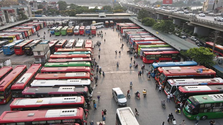 Hanoi in need of high-quality bus station model