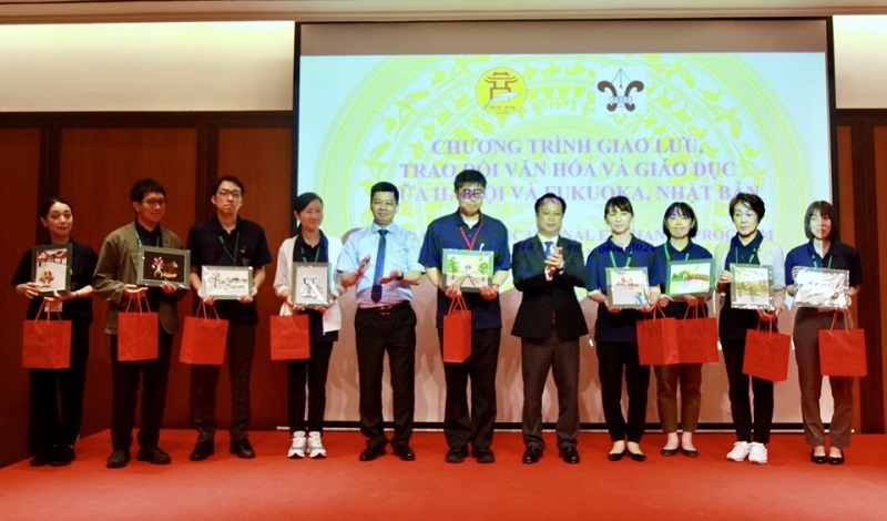 Fukuoka students begin homestay exchange program in Hanoi