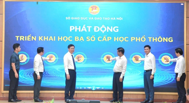 Hanoi introduces electronic student records in secondary education