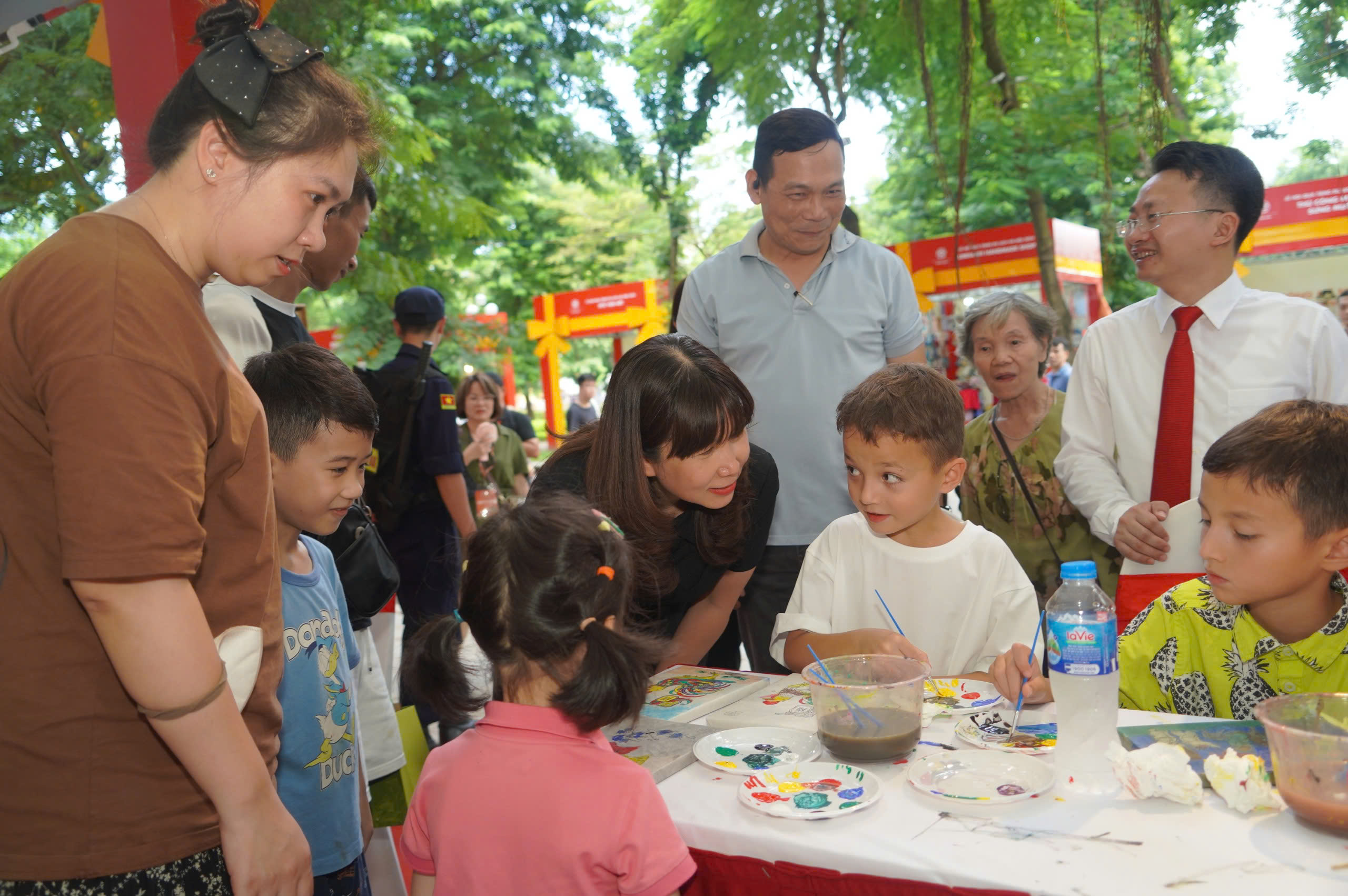 Over 20,000 visitors flocked to the 2024 Hanoi Tourism Gift Festival