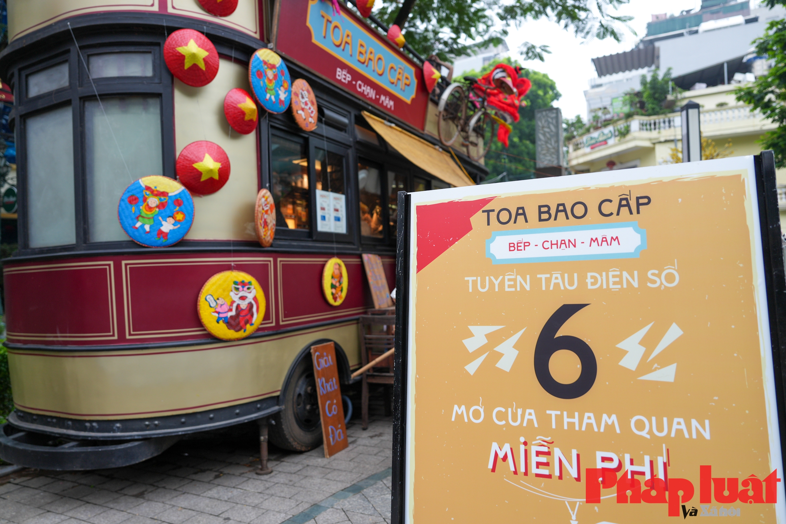 A journey back in time: Hanoi's subsidy era recreated in Truc Bach Ward