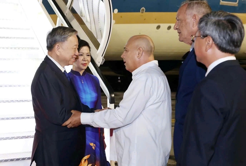 Vietnamese Party Chief and President arrives in Havana for Cuba’s visit