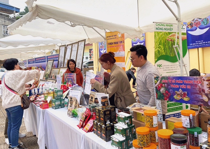 Hanoi Agriculture Fair 2024 underway