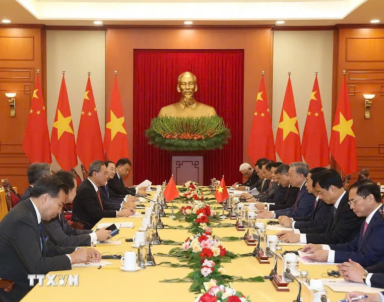 Vietnamese leader, Chinese Premier agree to strengthen bilateral ties in all fields