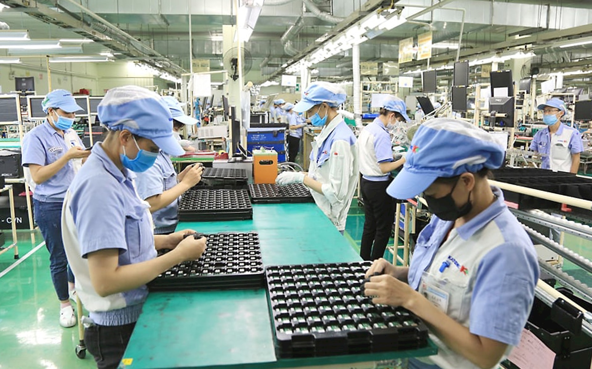 Hanoi's industrial production shows positive growth