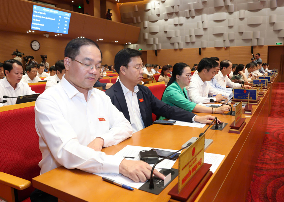  Hanoi lawmakers approve smart traffic development plan 