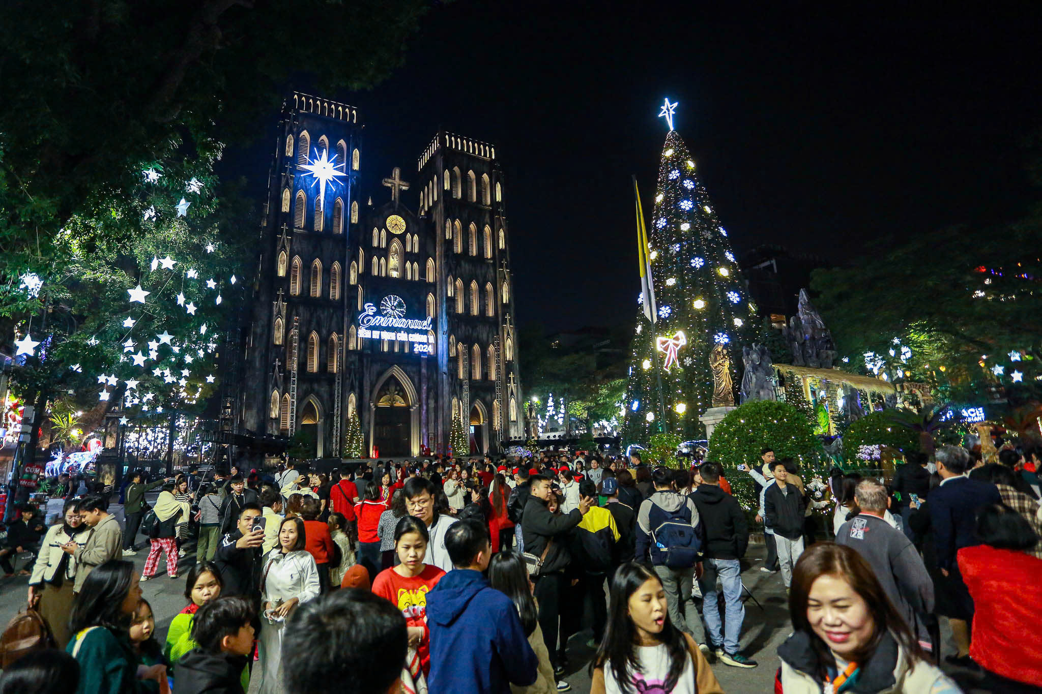 St Joseph's Cathedral in Hanoi shines brightly on Christmas Eve