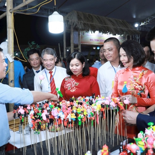 Hanoi Strengthens Promotion Of Craft Villages And OCOP Products