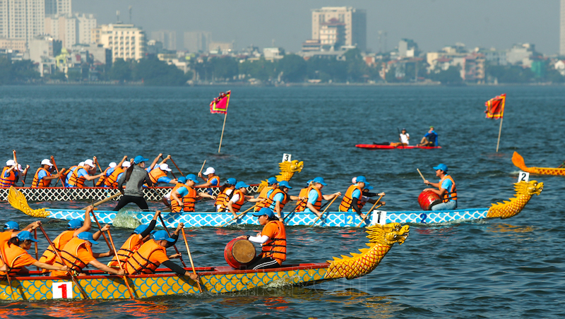 Hanoi Open Dragon Boat Racing Festival 2020 held on West Lake