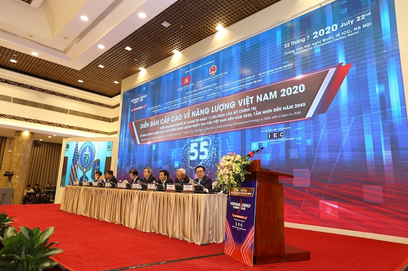 Vietnam gov't to consider new power development plan later this year