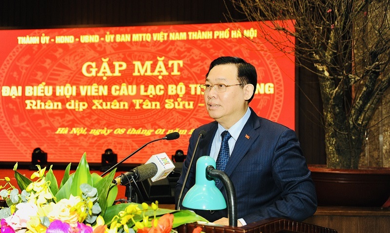 Hanoi Party Committee meets members of Thang Long Club