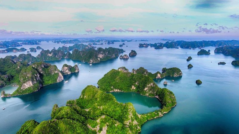 Ha Long Bay listed among 10 world’s most beautiful places 2022