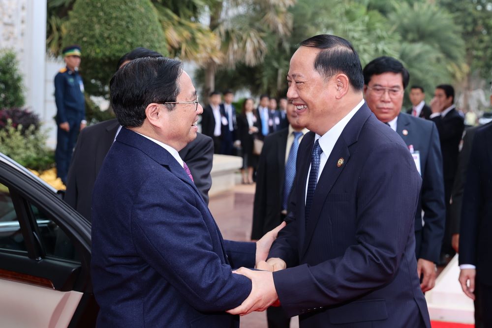 Vietnam PM makes first visit to Laos