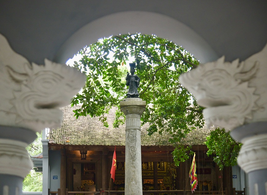 Column Statue of a King, French