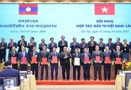 Vietnam, Laos strengthen investment cooperation  