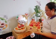 Tasting Californian peaches and nectarines in Hanoi, Ho Chi Minh City 