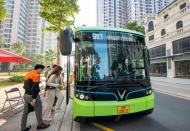 Hanoi targets up to 90% electric and green energy buses by 2030