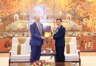 London ready to support Hanoi in its urban development efforts