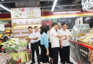 Hanoi authorities ensure food safety in aftermath of Typhoon Yagi