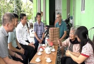 Gratitude to revolutionary veterans in the outskirts of Hanoi