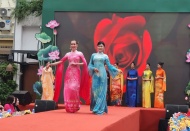 Hanoi women respond to Ao Dai month