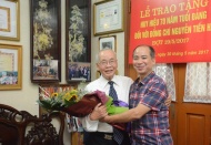 Hanoi teacher with determination to protect the capital